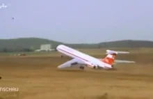 Niesamowite lądowanie IL-62 na polu