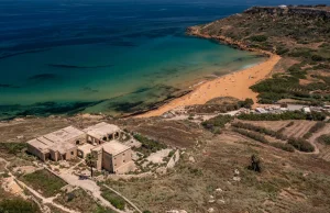 Najpiękniejsze plaże na siostrzanej wyspie Malty - Gozo