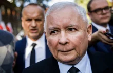 Jarosław Kaczyński niezadowolony z "totalnych mediów". "Są potężną kulą u nogi"