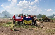 Ukraińcy na Wołyniu porządkują kolejne polskie cmentarze