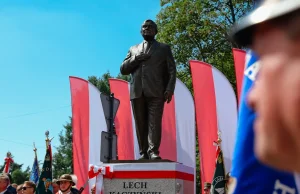Spór o pomnik Lecha Kaczyńskiego w Tarnowie. "Spieprzaj dziadu"