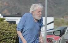 96-letni aktor wciąż chodzi na siłownię. Ma żonę młodszą o 46 lat