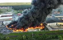 Potężny pożar w Lęborku! Płonie nielegalne złomowisko