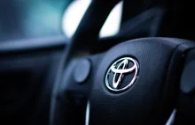 Toyota wycofuje samochody elektryczne. Od aut mogą... odpaść koła