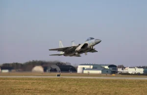 Kongres chce, by ukraińscy piloci jak najszybciej szkolili się na f15 i F16.