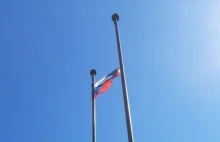 Polska flaga została zdjęta z pomnika pamięci w Katyniu