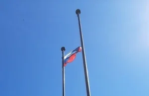 Polska flaga została zdjęta z pomnika pamięci w Katyniu