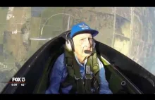 96 letni weteran II wojny światowej ponownie w samolocie