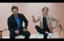 Jensen Ackles i jego żona odtwarzają teledysk Paula Simona "You Can Call Me Al"