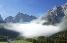 Oberwanie fragmentu skalnego we włoskich Dolomitach. Kilka osób nie żyje