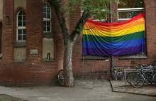 Berlin. Meczet wywiesił tęczową flagę. Imam wspiera społeczność LGBTQ+