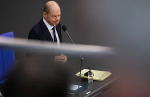 Kanclerz Scholz i jego partia blokują dostawy ciężkiej broni dla Ukrainy