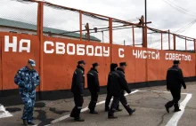 Setkę więźniów z okolic Petersburga wysłano do walki na Ukrainie