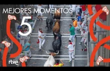 Najlepsze momenty z tegorocznej gonitwy byków w Pamplonie (San Fermin)