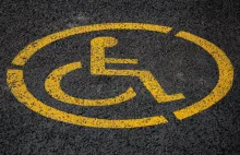 Niepełnosprawna dostała mandat za...parkowanie na miejscu dla niepełnosprawnych