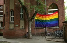 Berliński meczet wywiesza tęczową flagę na znak poparcia dla Pride Month [ENG]