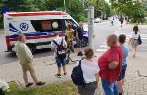 16-latek jechał z koleżanką hulajnogą w centrum miasta. Uderzyli w autobus...