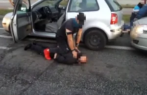 Warszawa. Policjanci zatrzymali dwóch Gruzinów podejrzanych o kradzież samochodu