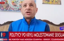 Wujek Samo Zło w dresowej bluzie jako komentator TVP