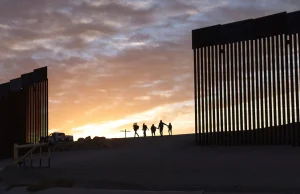Kryzys migracyjny w USA: Biden podjął decyzję o dokończeniu muru Trumpa
