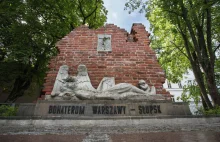 Pierwszy pomnik ku czci powstańców warszawskich stanął w Słupsku [zdjęcia