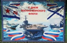 Krążownik Moskwa i USS George Bush pokazano jako symbole potęgi rosyjskiej floty