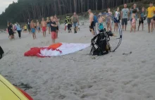 Wypadek na plaży w Chłopach. Śmigło paralotni raniło kobietę