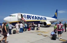 Skandal na pokładzie samolotu Ryanair z Polski. Sąd nie wie, co z tym zrobić