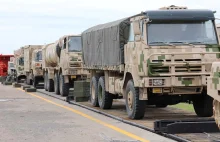 Chiny wysłały wojskowe ciężarówki na pomoc Rosji?
