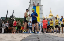 "Ultramaraton wdzięczności". Ratownik biegnie 800 km z Kijowa do Warszawy