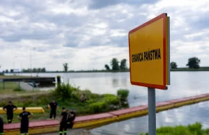 Niemieckie media: Polacy podnieśli zapory na Odrze, by spłukać chemikalia