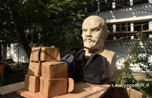 Mariupol: Rosjanie ustawili popiersie Lenina w jednej ze szkół