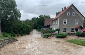 "Zalało kilkadziesiąt domów". Alarm przeciwpowodziowy w dolnośląskich...
