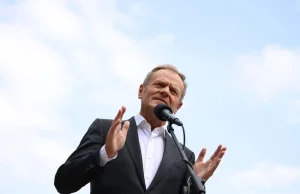 Tusk o wizach dla Rosjan. „Tam też są ludzie, którzy z Putinem walczą”