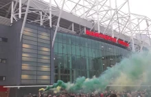Protest kibiców Manchester United przed meczem z Liverpoolem na Old...