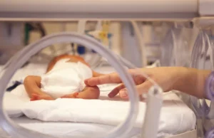 Wzrosła umieralność noworodków i niemowląt. Wyrok TK jedną z przyczyn?