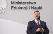 Czarnek przychodzi do nauczycieli z 9 proc. podwyżką.