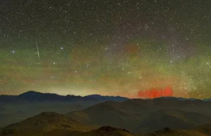 Bardzo rzadkie "czerwone duszki" widziane nad pustynią w Chile.