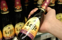 Belgijskie piwo wznawia produkcję w Rosji. Pojawiają się wezwania do bojkotu