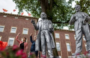 Po pomniku Lenina mała partia MLPD odsłania statuę Marksa w Gelsenkirchen