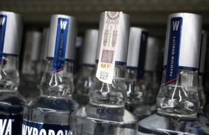 Alkohol i papierosy zdecydowanie zdrożeją. Rząd podnosi akcyzę, a to...