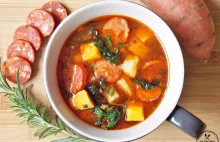 Portugalska zupa z batatów i chorizo - Wędrówki po kuchni