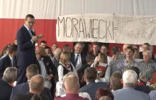 Przynieśli transparent uderzający w rząd. "Morawiecki = brak węgla i miska ryżu"