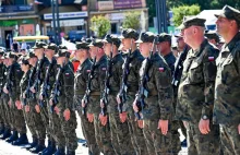 Żołnierze w Polsce odchodzą z wojska.