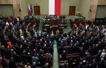 Sejm przyjął uchwałę w sprawie reparacji. PiS z poprawką
