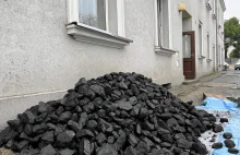 Dodatek węglowy również dla górników, którzy... dostają z kopalni darmowy węgiel