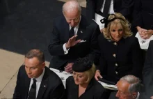 Biden zmuszony oglądać łysinę Dudy na pogrzebie Elżbiety II