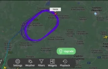 Samolot Putina kręci się w kółko
