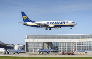 Pełen pasażerów samolot Ryanaira wylądował w niewłaściwym kraju