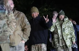 Obrońcy Azowstalu uwolnieni. Rosja wymieniła ich za Medwedczuka